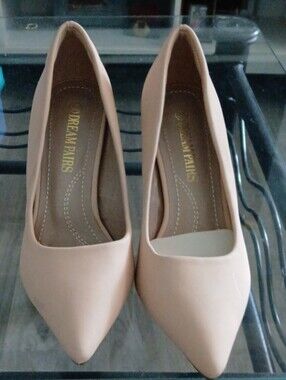 Dream Pairs Women's Blush Pointed-Toe Pumps